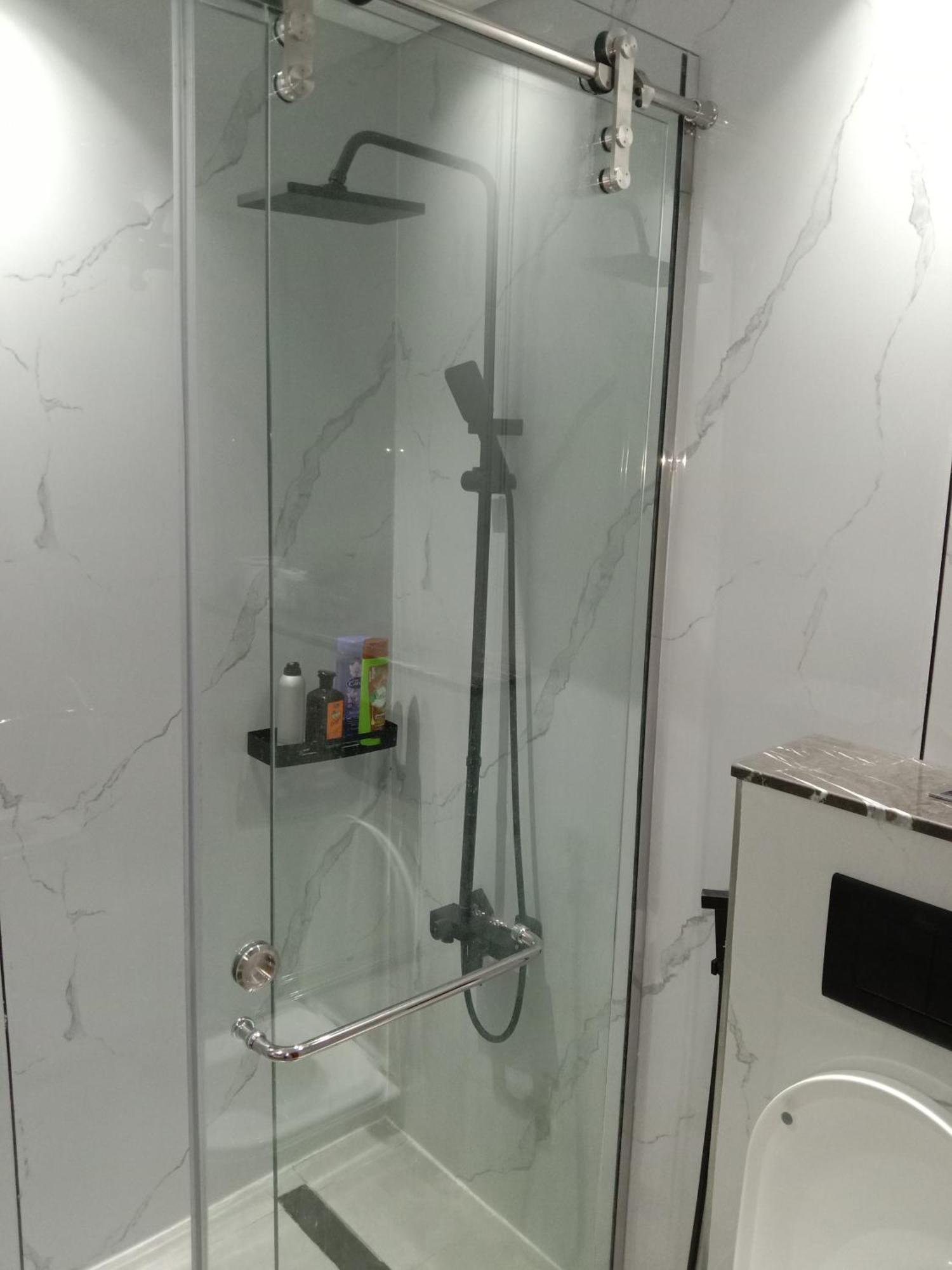Apartment Huge Entire For Couples ,families & Groups -up To 5 Guests- With Free Pool, Steam & Sauna ,jvc,dubai Dubai