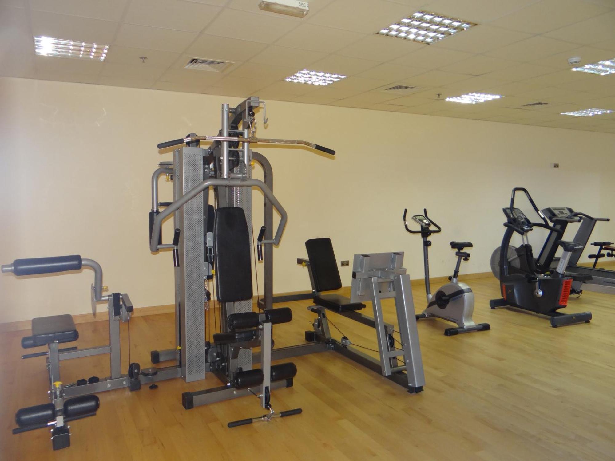 شقة Huge Entire For Couples ,families & Groups -up To 5 Guests- With Free Pool, Steam & Sauna ,jvc,dubai *